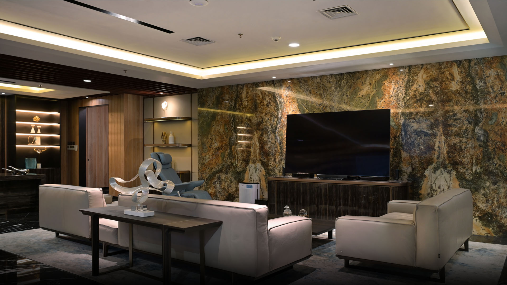 Office Interior - District 8